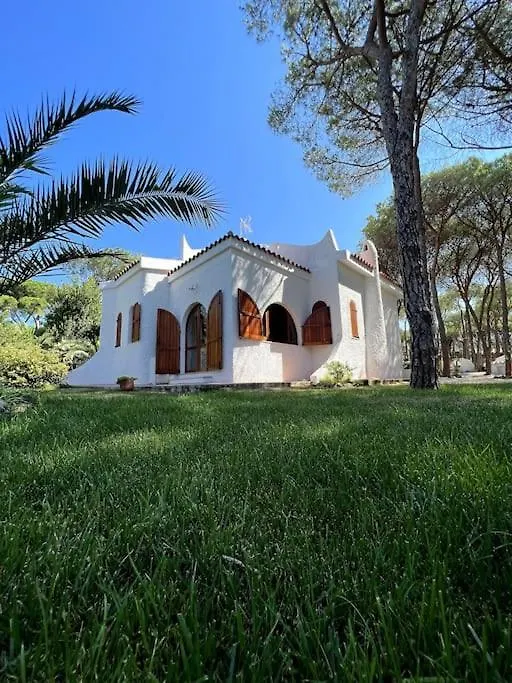 Casa de Férias Villa Immersa Nel Verde A 150Mt Dal Mare Adiacente Al Forte Village Resort